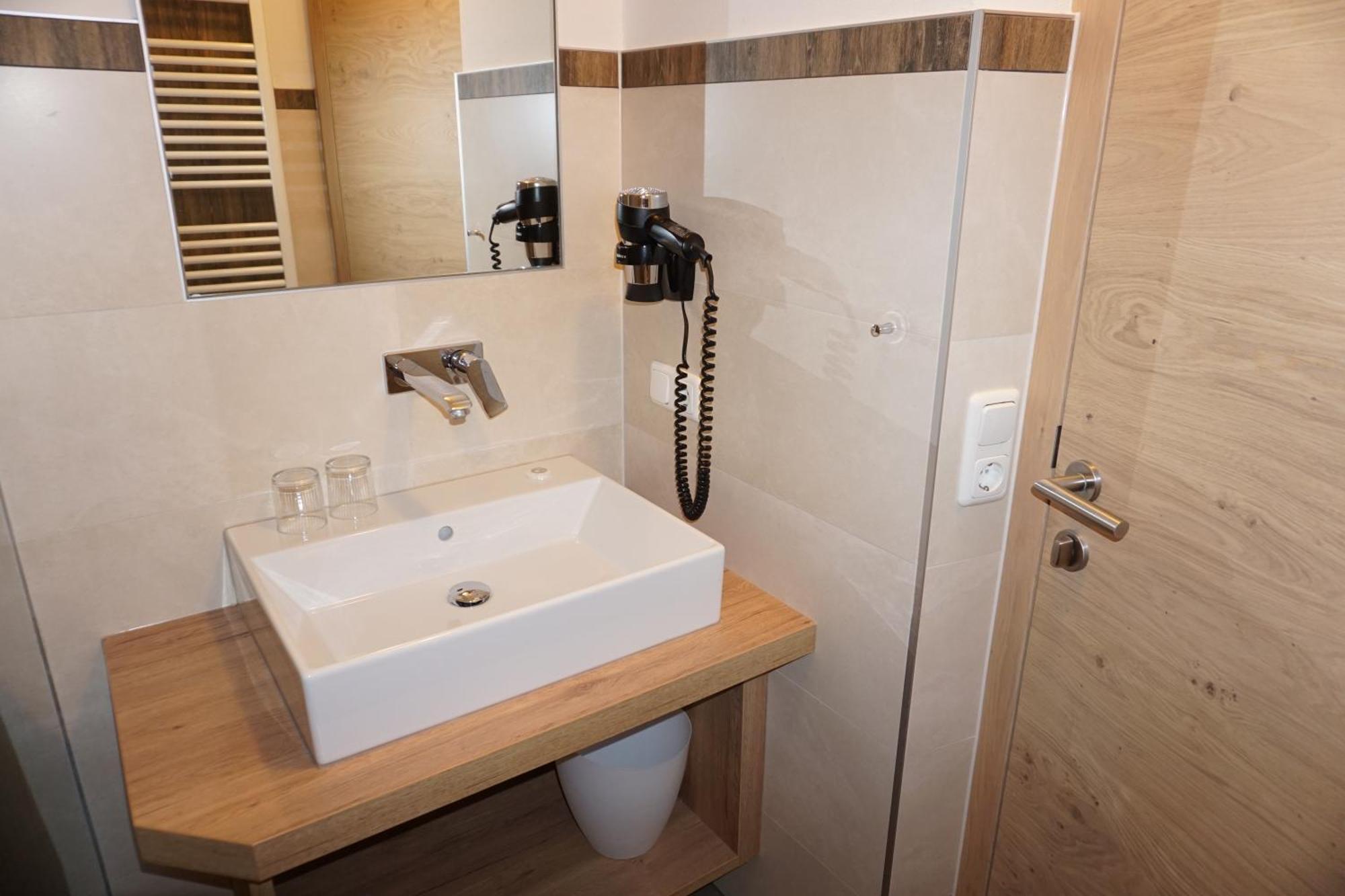 Pension & Appartements Anny Мария Алм ам Щайнернен Мер Екстериор снимка