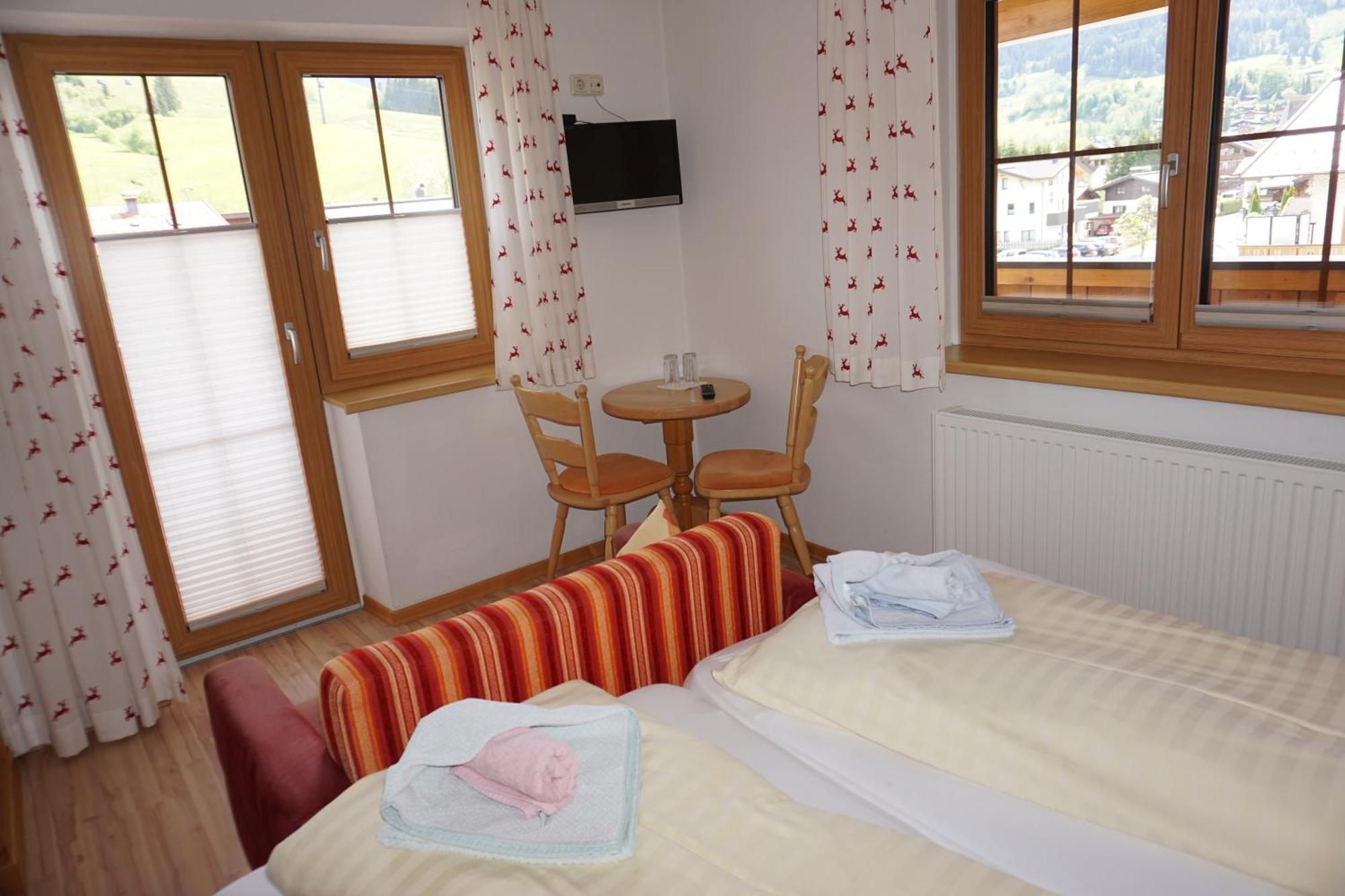 Pension & Appartements Anny Мария Алм ам Щайнернен Мер Екстериор снимка